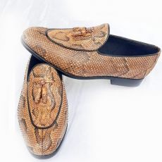 Casual shoes